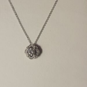 Elegant Simulated Silver Dimand Necklace with Floral Pendant